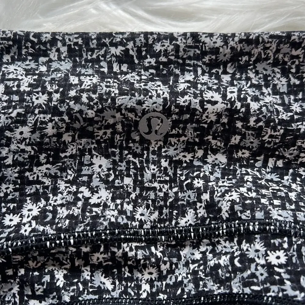 Lululemon Sole 7/8 Training Tight Alpine White Black
